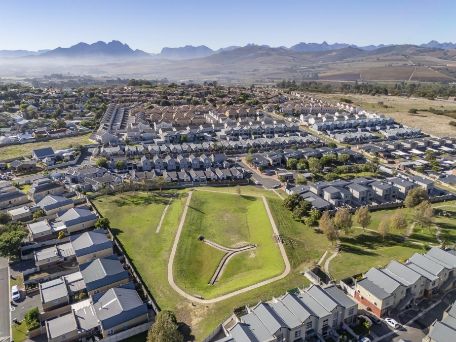 2 Bedroom Property for Sale in Brackenfell South Western Cape